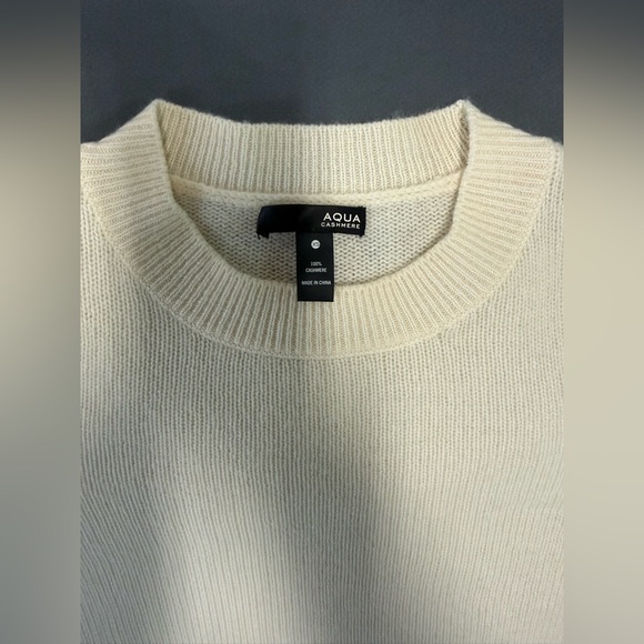 AQUA Cashmere
Puff-Sleeve Cashmere Sweater , size XS - Picture 6 of 12
